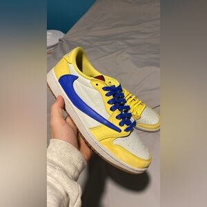 Air jordan 1 Travis Scott yellow canary porter 4 5 fois en très bonne condition